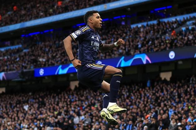 Fußball UEFA-Champions-League-Viertelfinale, 2. Spiel Manchester City gegen Real Madrid 17. April 2024 UEFA-Champions-League-Viertelfinale, 2. Spiel Manchester City gegen Real Madrid Rodrygo von Real Madrid feiert sein erstes Tor Foto Simon Stacpoole Abseits Manchester UK  Copyright: xSimonxStacpoolexOffside