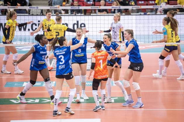 Allianz MTV Stuttgart SSC Palmberg Schwerin, Sport, Volleyball Bundesliga, Women, VBL, Season 2023 24, German Championship Final Game 2, 17 04 2024, Stuttgart SCHARRena , DEU GER, Allianz MTV Stuttgart SSC Palmberg Schwerin, Volleyball, Bundesliga, easycredit VBL, German Championship Final Game 2, Season 2023 2024, 17 04 2024 Stuttgart Copyright: xSandyxDinkelackerx EP_SDR