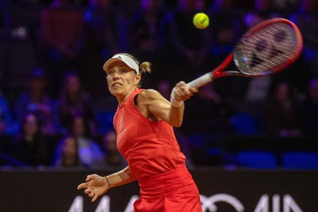 Angelique Kerber GER xettx, Germany, Stuttgart, 17 04 2024, Tennis, Porsche Tennis Grand Prix, Day 5, 2024, Round 1, E Raducanu A Kerber, Porsche Arena Photo A2 Bildagentur Peter Hartenfelser
