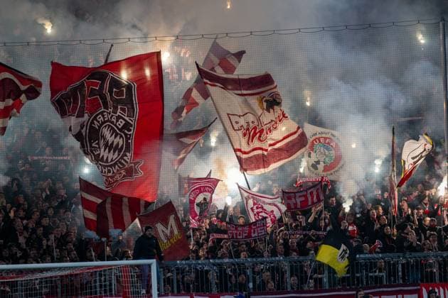 FC Bayern fans of the Suedkurve with a pyro, FC Bayern Muenchen vs FC Arsenal, Football, Champions League quarter-final second leg, 17 04 2024 DFB regulations prohibit any use of photographs as image sequences and or quasi video Muenchen Bayern Germany Copyright: xkolbert-press UlrichxGamelx