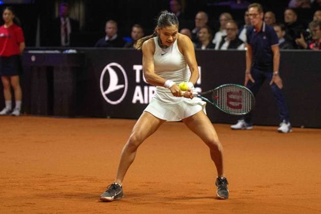 Emma Raducanu GBR xettx, Germany, Stuttgart, 17 04 2024, Tennis, Porsche Tennis Grand Prix, Day 5, 2024, Round 1, E Raducanu A Kerber, Porsche Arena Photo A2 Bildagentur Peter Hartenfelser