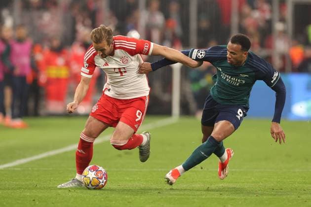 in duel, action, with Harry Kane 9 FC Bayern Muenchen , Gabriel Magalhaes 6 FC Arsenal London , FC Bayern Muenchen vs FC Arsenal, Champions League, football, quarter-final, second leg, 17 04 2024 Muenchen Bayern Germany Copyright: xkolbert-press ChristianxKolbertx