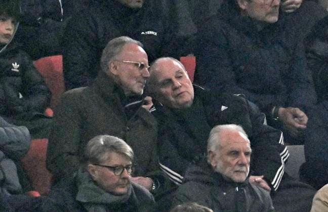 17 04 2024, Football UEFA Championsleague 2023 2024 Quarterfinals, FC Bayern Munich FC Arsenal London, in the Allianz Arena Munich f l Former Chairman of the Board Karl Heinz Rummenigge FC Bayern Munich and Honorary President and Supervisory Board Member Uli Hoeneß FC Bayern, Hoeness DFL and DFB regulations prohibit any use of photographs as image sequences and or quasi video
