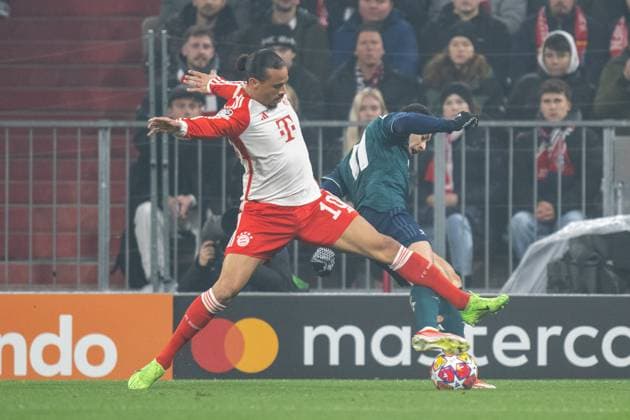 Leroy Sane 10 FC Bayern Muenchen , Gabriel Martinelli 11 FC Arsenal , FC Bayern Muenchen vs FC Arsenal, Fußball, Champions League Viertelfinale Rueckspiel, 17 04 2024 DFB regulations prohibit any use of photographs as image sequences and or quasi video Muenchen Bayern Germany Copyright: xkolbert-press UlrichxGamelx