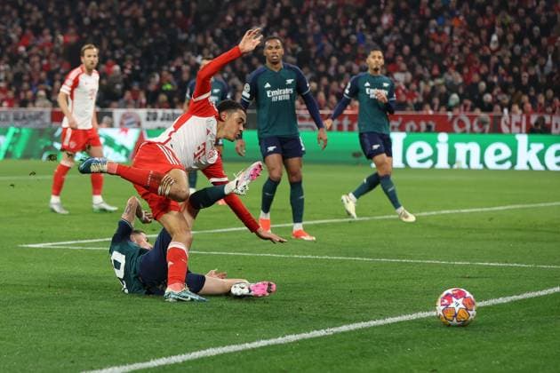 in duel, action, with Jamal Musiala 42 FC Bayern Muenchen , Jorginho 20 FC Arsenal London , FC Bayern Muenchen vs FC Arsenal, Champions League, football, quarter-final, second leg, 17 04 2024 Muenchen Bayern Germany Copyright: xkolbert-press ChristianxKolbertx