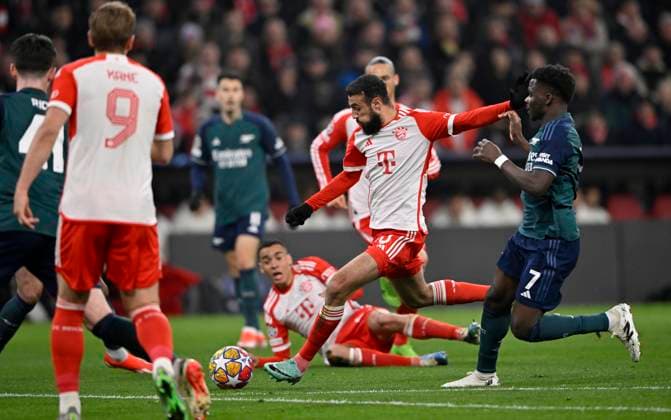 Goal kick Action Goal chance Penalty area scene, Goal area scene Noussair Mazraoui FC Bayern Muenchen FCB 40 Bukayo Saka FC Arsenal 07 Leroy Sane FC Bayern Muenchen FCB 10 Harry Kane FC Bayern Muenchen FCB 09 FC Bayern Muenchen FCB vs FC Arsenal quarter-final second leg 17 04 2024 DFL REGULATIONS PROHIBIT ANY USE OF PHOTOGRAPHS AS IMAGE SEQUENCES AND OR QUASI VIDEO FC Bayern Muenchen FCB vs FC Arsenal