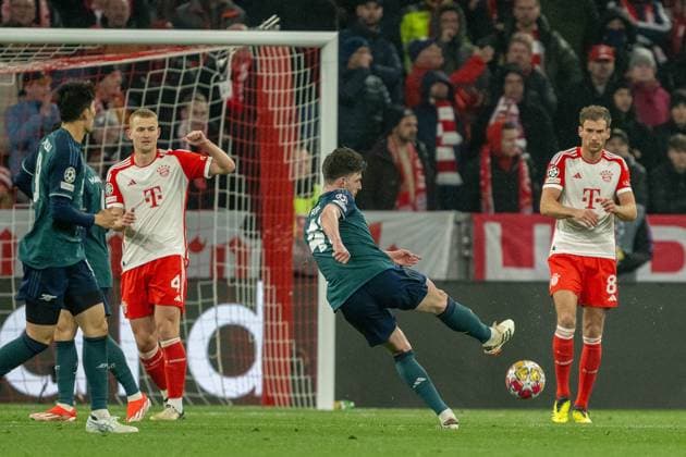 Declan Rice FC Arsenal London, 41 , Matthijs de Ligt FC Bayern Muenchen, 04 , Leon Goretzka FC Bayern Muenchen, 08 , GER, FC Bayern Muenchen FCB vs FC Arsenal ARS , Football, UEFA Champions League, quarter-final second leg, 2023 2024 season, 17 04 2024, DFB DFL regulations prohibit any use of photographs as image sequences and or quasi video , GER, FC Bayern Muenchen FCB vs FC Arsenal ARS , Fußball, UEFA Champions League, Viertelfinal Rueckspiel, Saison 2023 2024, 17 04 2024 Muenchen Copyright: xEibner-Pressefoto SaschaxWaltherx EP_EER
