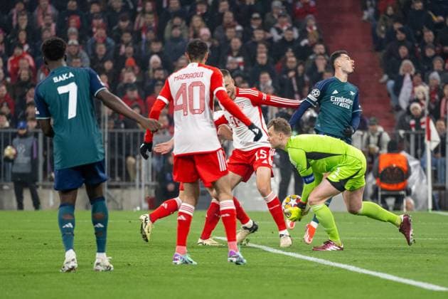 Manuel Neuer 1 FC Bayern Muenchen haelt den Ball, FC Bayern Muenchen vs FC Arsenal, Fußball, Champions League Viertelfinale Rueckspiel, 17 04 2024 DFB regulations prohibit any use of photographs as image sequences and or quasi video Muenchen Bayern Germany Copyright: xkolbert-press UlrichxGamelx