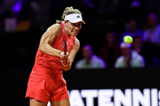 Angelique Kerber GER Emma Raducanu GBR vs Angelique Kerber GER GER Porsche Tennis Grand Prix GP Stuttgart 2024, Porsche Arena, 17 04 2024 GER Porsche Tennis Grand Prix GP Stuttgart 2024 Porsche Arena, 17 04 2024 Stuttgart Copyright: xEibner-Pressefoto RogerxBuerkex EP