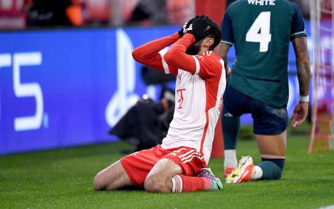 FOOTBALL CHAMPIONS LEAGUE SEASON 2023 2024 Quarter-final second leg FC Bayern Muenchen FC Arsenal London 17 04 2024 Noussair Mazraoui FC Bayern Muenchen