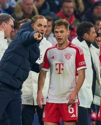 Trainer Thomas Tuchel (FCB), team manager, headcoach, coach, Joshua KIMMICH, FCB 6 in the quarter final match FC BAYERN MUENCHEN - FC ARSENAL LONDON of football UEFA Champions League in season 2023 2024 in Munich, Apr 17, 2024. Viertelfinale,, FCB, München