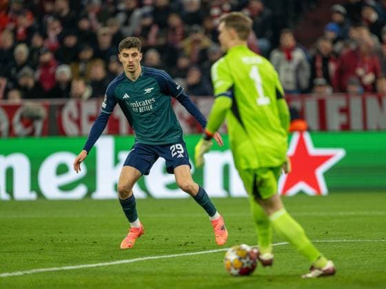 Kai Havertz FC Arsenal London, 29 , Manuel Neuer, FC Bayern Muenchen, 01 , GER, FC Bayern Muenchen FCB vs FC Arsenal ARS , Football, UEFA Champions League, quarter-final second leg, 2023 2024 season, 17 04 2024, DFB DFL regulations prohibit any use of photographs as image sequences and or quasi video , GER, FC Bayern Muenchen FCB vs FC Arsenal ARS , Football, UEFA Champions League, quarter-final second leg, 2023 2024 season, 17 04 2024 Muenchen Copyright: xEibner-Pressefoto SaschaxWaltherx EP_EER