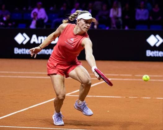 Angelique Kerber GER Emma Raducanu GBR vs Angelique Kerber GER GER Porsche Tennis Grand Prix GP Stuttgart 2024, Porsche Arena, 17 04 2024 GER Porsche Tennis Grand Prix GP Stuttgart 2024 Porsche Arena, 17 04 2024 Stuttgart Copyright: xEibner-Pressefoto RogerxBuerkex EP