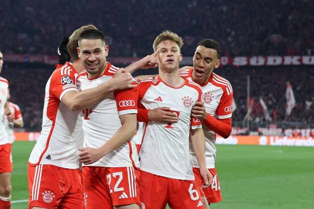 Bilder des Jahres 2024, Sport 04 April Sport Themen der Woche KW16 Sport Bilder des Tages die Mannschaft freut sich ueber das Tor von Joshua Kimmich 6 (FC Bayern Muenchen) zum 1:0, Harry Kane 9 (FC Bayern Muenchen), Jamal Musiala 42 (FC Bayern Muenchen), Raphael Guerreiro 22 (FC Bayern Muenchen), FC Bayern Muenchen vs. FC Arsenal, Champions League, Fussball, Viertelfinale, Rueckspiel, 17.04.2024 Muenchen Bayern Deutschland *** the team celebrates the goal by Joshua Kimmich 6 FC Bayern Muenchen for 1 0, Harry Kane 9 FC Bayern Muenchen , Jamal Musiala 42 FC Bayern Muenchen , Raphael Guerreiro 22 FC Bayern Muenchen , FC Bayern Muenchen vs FC Arsenal, Champions League, football, quarter-final, second leg, 17 04 2024 Muenchen Bayern Germany Copyright: xkolbert-press ChristianxKolbertx