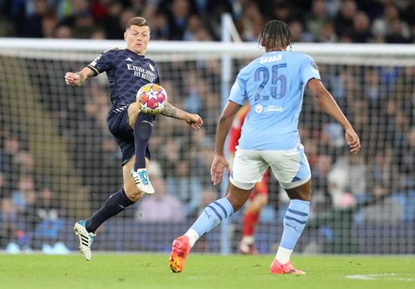 17th April 2024; Etihad Stadium, Manchester, England; Champions League Football, Quarter Final, Manchester City versus Real Madrid; Toni Kroos of Real Madrid controls the ball  ActionPlus12631433 DavidxBlunsden