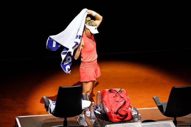 Emma Raducanu GBR win the match, wins the match against Angelique Kerber GER Angelique packs up Emma Raducanu GBR vs Angelique Kerber GER GER Porsche Tennis Grand Prix GP Stuttgart 2024, Porsche Arena, 17 04 2024 GER Porsche Tennis Grand Prix GP Stuttgart 2024 Porsche Arena, 17 04 2024 Stuttgart Copyright: xEibner-Pressefoto RogerxBuerkex EP
