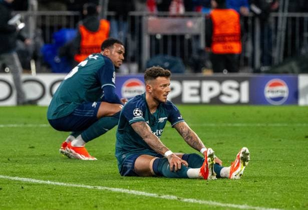 Football, Men, Season 2023 2024, Champions League quarter-final, second leg , FC Bayern Munich Arsenal London, v l Gabriel Magalhaes FC Arsenal , Ben White FC Arsenal , Disappointment after final whistle, 17 04 2024, Copyright: xMatthiasxKochx