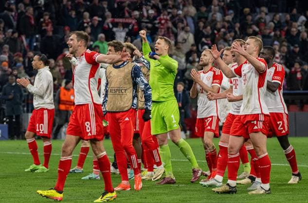 Football, Men, Season 2023 2024, Champions League quarter-final, second leg , FC Bayern Munich Arsenal London, f l Leroy Sane FC Bayern Munich , Leon Goretzka FC Bayern Munich , Thomas Müller FC Bayern Munich , Goalkeeper Manuel Neuer FC Bayern Munich , Konrad Laimer FC Bayern Munich , Harry Kane FC Bayern Munich , Matthijs de Ligt FC Bayern Munich , Dayot Upamecano FC Bayern Munich , Cheering after the final whistle, 17 04 2024, Copyright: xMatthiasxKochx