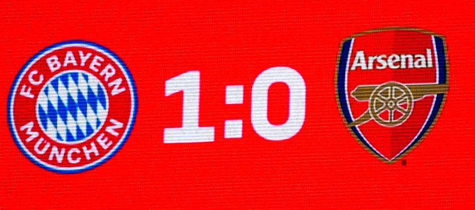 17 04 2024, xemx, Football UEFA Champions League, FC Bayern Muenchen Arsenal London emspor, v l Scoreboard 1 0 DFL DFB REGULATIONS PROHIBIT ANY USE OF PHOTOGRAPHS as IMAGE SEQUENCES and or QUASI VIDEO Muenchen