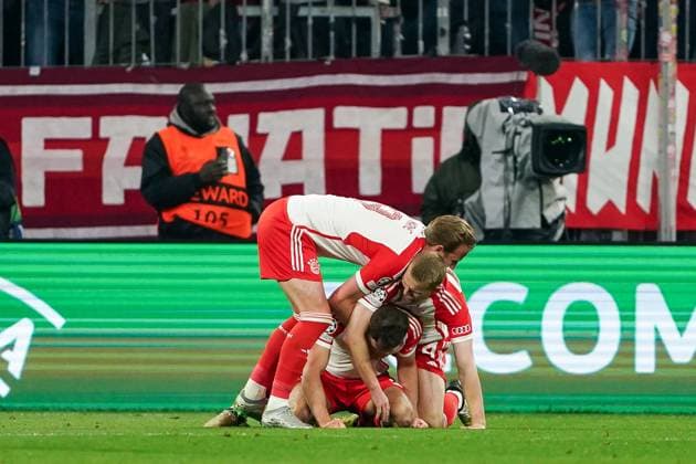 Munich, Germany, April 17th 2024: Players of Bayern Munich celebrate their victory and entry into the semifinal during the UEFA Champions League quarterfinal football match between FC Bayern Munich and Arsenal FC at Allianz Arena in Munich, Germany. (Daniela Porcelli SPP) Copyright: xDanielaxPorcellix xSPPx spp-en-DaPoSp-20240417-DP109152