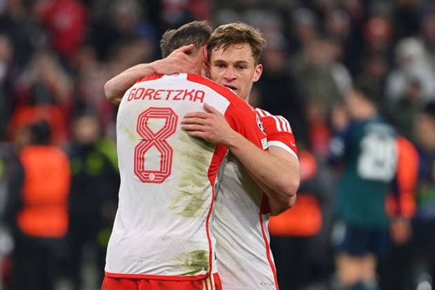 Final cheer Joshua KIMMICH Bayern Muenchen with Leon GORETZKA Bayern Muenchen , jubilation,joy,enthusiasm,action football Champions League quarter-final FC Bayern Muenchen Arsenal London 1 0, on 17 04 2024, A L L I A N Z A R E N A