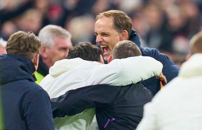 Trainer Thomas Tuchel (FCB), team manager, headcoach, coach, celebrate at final whistle after the quarter final match FC BAYERN MUENCHEN - FC ARSENAL LONDON of football UEFA Champions League in season 2023 2024 in Munich, Apr 17, 2024. Viertelfinale,, FCB, München