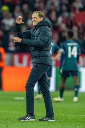 Thomas Tuchel FC Bayern Muenchen, Head Coach , Gesture, gestures, GER, FC Bayern Muenchen FCB vs FC Arsenal ARS , Football, UEFA Champions League, Quarter-final second leg, 2023 2024 season, 17 04 2024, DFB DFL regulations prohibit any use of photographs as image sequences and or quasi video , GER, FC Bayern Muenchen FCB vs FC Arsenal ARS , Football, UEFA Champions League, Quarter-final second leg, 2023 2024 season, 17 04 2024 Muenchen Copyright: xEibner-Pressefoto SaschaxWaltherx EP_EER