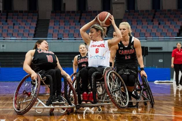 2024 IWBF Womens Repechage Spain Canada 18 04 2024 Puisand Lai Canada, 10 , Sonia Ruiz Spain, 6 on the ball, Kady Dandeneau Canada, 13 2024 IWBF Womens Repechage Spain Canada Asue Arena, Osaka Copyright: xBEAUTIFULxSPORTS Wunderlx