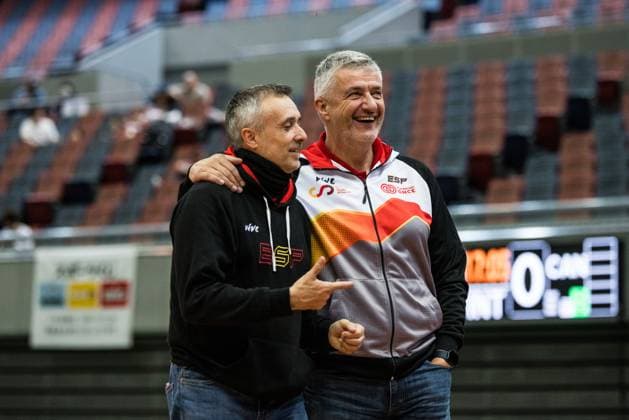 2024 IWBF Womens Repechage Spain Canada 18 04 2024 Franck Joaquin Belen Coach Spain with smiling Enrique Alvarez Orcajo President Federation FEDDF 2024 IWBF Womens Repechage Spain Canada Asue Arena, Osaka Copyright: xBEAUTIFULxSPORTS Wunderlx