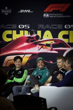 ALONSO Fernando (spa), Aston Martin F1 Team AMR24, portrait, ZHOU Guanyu (chi), Stake F1 Team Kick Sauber C44, portrait press conference, PK, Pressekonferenz during the Formula 1 Lenovo Chinese Grand Prix 2024, 5th round of the 2024 Formula One World Championship, WM, Weltmeisterschaft from April 19 to 21, 2024 on the Shanghai International Circuit, in Shanghai, China - F1 - CHINESE GRAND PRIX 2024 DPPI Panoramic 01262