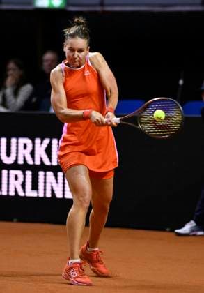 Veronika Kudermetova RUS Action Tennis Ladies Porsche Cup Porsche Tennis Grand Prix GP Stuttgart 2024 Porsche Arena 18 04 2024 DFL REGULATIONS PROHIBIT ANY USE OF PHOTOGRAPHS AS IMAGE SEQUENCES AND OR QUASI VIDEO Porsche Tennis Grand Prix GP Stuttgart 2024