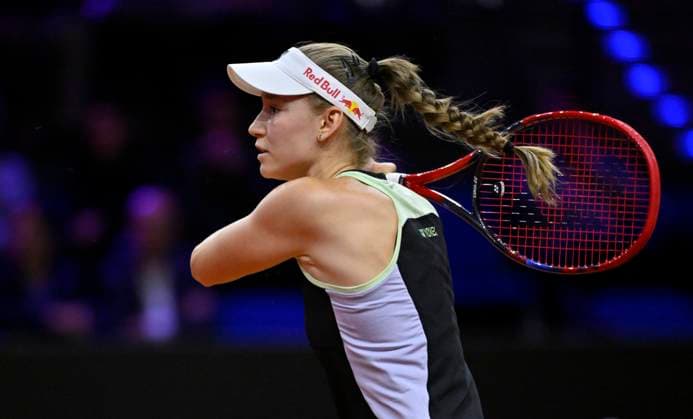 Elena Rybakina KAZ Action Tennis Ladies Porsche Cup Porsche Tennis Grand Prix GP Stuttgart 2024 Porsche Arena 18 04 2024 DFL REGULATIONS PROHIBIT ANY USE OF PHOTOGRAPHS AS IMAGE SEQUENCES AND OR QUASI VIDEO Porsche Tennis Grand Prix GP Stuttgart 2024