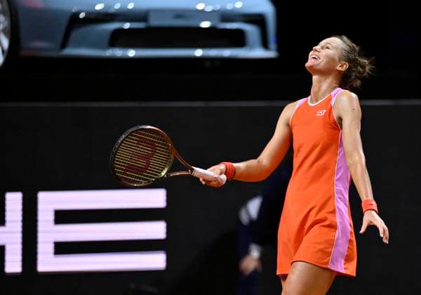 Veronika Kudermetova RUS disappointed Gesture Gesture Winning car Porsche Taycan 4S Sport Turismo Tennis Ladies Porsche Cup Porsche Tennis Grand Prix GP Stuttgart 2024 Porsche Arena 18 04 2024 DFL REGULATIONS PROHIBIT ANY USE OF PHOTOGRAPHS AS IMAGE SEQUENCES AND OR QUASI VIDEO Porsche Tennis Grand Prix GP Stuttgart 2024