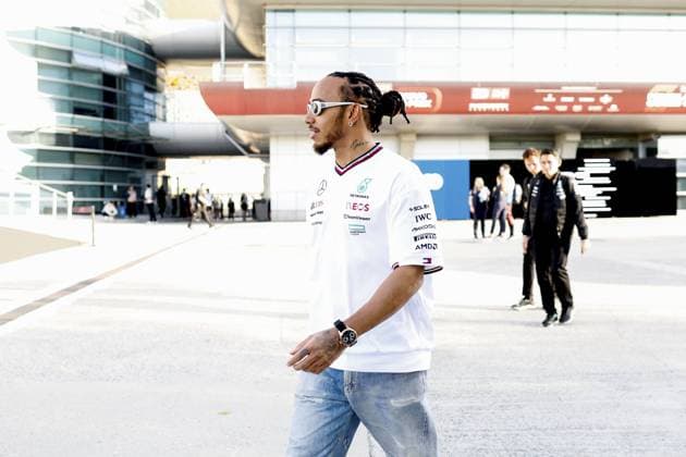 HAMILTON Lewis (gbr), Mercedes AMG F1 Team W15, portrait during the Formula 1 Lenovo Chinese Grand Prix 2024, 5th round of the 2024 Formula One World Championship, WM, Weltmeisterschaft from April 19 to 21, 2024 on the Shanghai International Circuit, in Shanghai, China - F1 - CHINESE GRAND PRIX 2024 DPPI Panoramic  240418_R05_CHINA_DP_894322