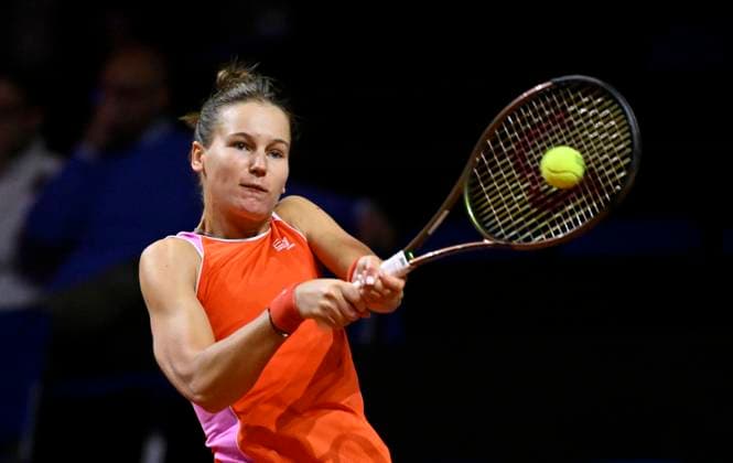 Veronika Kudermetova RUS Action Tennis Ladies Porsche Cup Porsche Tennis Grand Prix GP Stuttgart 2024 Porsche Arena 18 04 2024 DFL REGULATIONS PROHIBIT ANY USE OF PHOTOGRAPHS AS IMAGE SEQUENCES AND OR QUASI VIDEO Porsche Tennis Grand Prix GP Stuttgart 2024