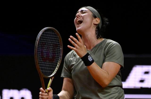 Ons Jabeur TUN Gesture Gesture Gesture Gesture gesture disappointed Tennis Ladies Porsche Cup Porsche Tennis Grand Prix GP Stuttgart 2024 Porsche Arena 18 04 2024 DFL REGULATIONS PROHIBIT ANY USE OF PHOTOGRAPHS AS IMAGE SEQUENCES AND OR QUASI VIDEO Porsche Tennis Grand Prix GP Stuttgart 2024