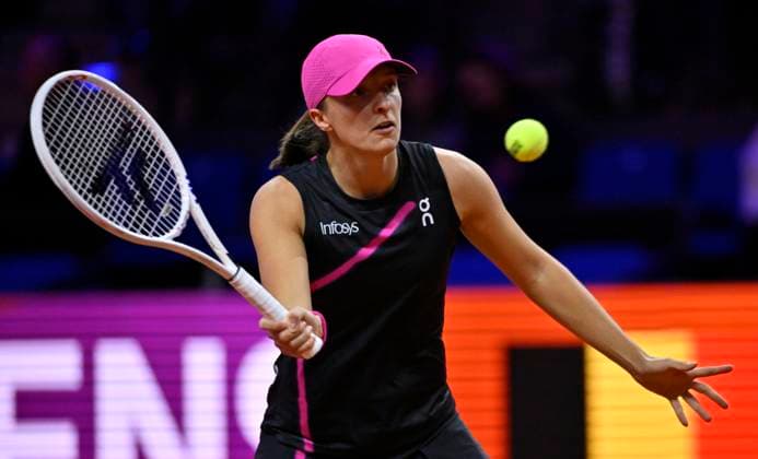 Iga Swiatek POL Action Tennis Ladies Porsche Cup Porsche Tennis Grand Prix GP Stuttgart 2024 Porsche Arena 18 04 2024 DFL REGULATIONS PROHIBIT ANY USE OF PHOTOGRAPHS AS IMAGE SEQUENCES AND OR QUASI VIDEO Porsche Tennis Grand Prix GP Stuttgart 2024
