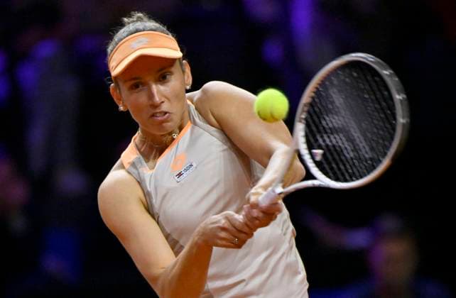 Elise Mertens BEL Action Tennis Ladies Porsche Cup Porsche Tennis Grand Prix GP Stuttgart 2024 Porsche Arena 18 04 2024 DFL REGULATIONS PROHIBIT ANY USE OF PHOTOGRAPHS AS IMAGE SEQUENCES AND OR QUASI VIDEO Porsche Tennis Grand Prix GP Stuttgart 2024