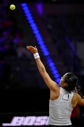 Emma Raducanu GBR Action Serve Tennis Ladies Porsche Cup Porsche Tennis Grand Prix GP Stuttgart 2024 Porsche Arena 18 04 2024 DFL REGULATIONS PROHIBIT ANY USE OF PHOTOGRAPHS AS IMAGE SEQUENCES AND OR QUASI VIDEO Porsche Tennis Grand Prix GP Stuttgart 2024