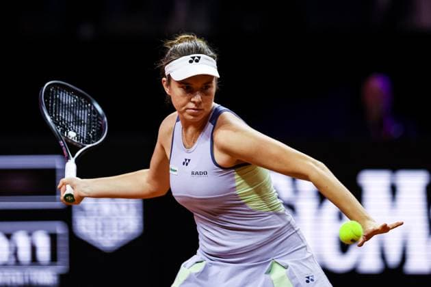 Linda Noskova CZE Emma Raducanu GBR vs Linda Noskova CZE GER Porsche Tennis Grand Prix GP Stuttgart 2024, Porsche Arena, 18 04 2024 GER Porsche Tennis Grand Prix GP Stuttgart 2024 Porsche Arena, 18 04 2024 Stuttgart Copyright: xEibner-Pressefoto RogerxBuerkex EP
