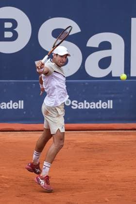 April 18, 2024, Barcelona, Barcelona, Spain: Dusan Lajovic of Serbia in action against Alejandro Davidovich of Spain during the third round of Barcelona Open Banc Sabadell Trofeo Conde de Godo on April 18, 2024 in Barcelona, Spain. Tennis 2024: Barcelona Open  - ZUMArd r 20240418_spo_s316_012 Copyright: xMartixSeguraxRamonedax
