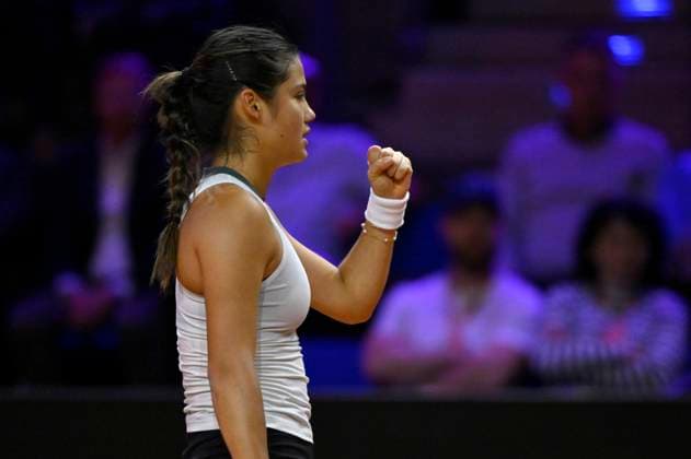 Emma Raducanu GBR Cheering Joy Emotion Gesture Gesture Tennis Ladies Porsche Cup Porsche Tennis Grand Prix GP Stuttgart 2024 Porsche Arena 18 04 2024 DFL REGULATIONS PROHIBIT ANY USE OF PHOTOGRAPHS AS IMAGE SEQUENCES AND OR QUASI VIDEO Porsche Tennis Grand Prix GP Stuttgart 2024