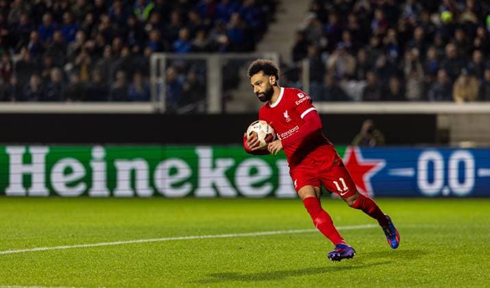 Football - UEFA Europa League - Quarter-Final 2nd Leg - BC Atalanta v Liverpool FC BERGAMO, ITALY - Thursday, April 18, 2024: Liverpool s Mohamed Salah runs back with the ball after scoring the first goal from a penalty kick during the UEFA Europa League Quarter-Final 2nd Leg match between BC Atalanta and Liverpool FC at the Stadio Atleti Azzurri d Italia. (Photo by David Rawcliffe Propaganda) BERGAMO Stadio Atleti Azzurri d Italia LOMBARDY ITALY  Copyright: xDavidxRawcliffex P2024-04-18-Atalanta_Liverpool-21
