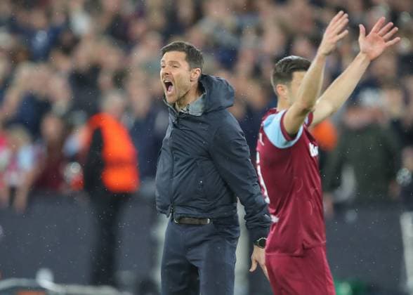 UEFA Europa League Quarter-Final West Ham United v Bayer 04 Leverkusen Xabi Alonso Manager of Bayer Leverkusen reacts to going 1-0 down, during the UEFA Europa League Quarter-Final match West Ham United vs Bayer 04 Leverkusen at London Stadium, London, United Kingdom, 18th April 2024 (Photo by Gareth Evans News Images) London London Stadium United Kingdom Copyright: xGarethxEvans NewsxImagesx