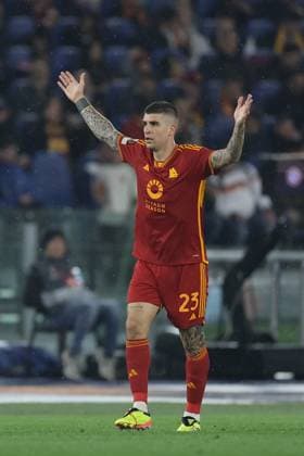 UEFA Europa League AS Roma and AC Milan Roma™s Italian defender Gianluca Mancini celebrates after scoring a goal during the Quarter-Final second leg match between AS Roma and AC Milan at Stadio Olimpico on April 18, 2024 in Rome, Italy. ABPH1659 Copyright: xAntonioxBalascox