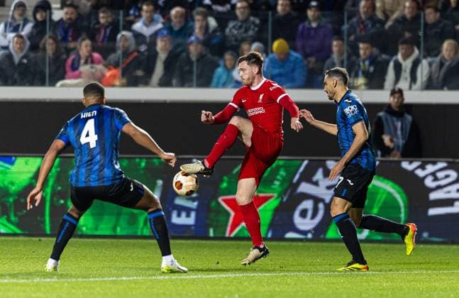 Football - UEFA Europa League - Quarter-Final 2nd Leg - BC Atalanta v Liverpool FC BERGAMO, ITALY - Thursday, April 18, 2024: Liverpool s Andy Robertson during the UEFA Europa League Quarter-Final 2nd Leg match between BC Atalanta and Liverpool FC at the Stadio Atleti Azzurri d Italia. (Photo by David Rawcliffe Propaganda) BERGAMO Stadio Atleti Azzurri d Italia LOMBARDY ITALY  Copyright: xDavidxRawcliffex P2024-04-18-Atalanta_Liverpool-28