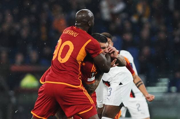 Foto IPP Cavaliere Emiliano. Roma 18 04 2024. Calcio Europa League 2023 2024 - quarti partita di ritorno AS Roma-AC Milan. Nella foto: esultanza per il suo gol di Gianluca Mancini abbracciato da Romelu Lukaku Italy Photo Press - World Copyright italy ITALY  Copyright: xR4924_italyphotopressx