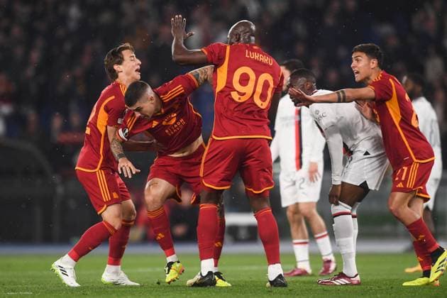 Gianluca Mancini of AS Roma celebrates after scoring the goal of 1-0 during the Europa League football match between AS Roma and AC Milan at Olimpico stadium in Rome (Italy), April 18th, 2024. AntoniettaxBaldassarre