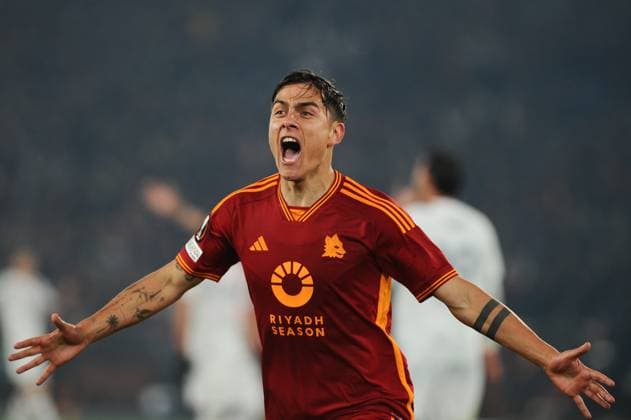 Foto IPP Cavaliere Emiliano. Roma 18 04 2024. Calcio Europa League 2023 2024 - quarti partita di ritorno AS Roma-AC Milan. Nella foto: Paulo Dybala esulta per il suo gol per il 2 a 0 della Roma Italy Photo Press - World Copyright italy ITALY  Copyright: xR4924_italyphotopressx