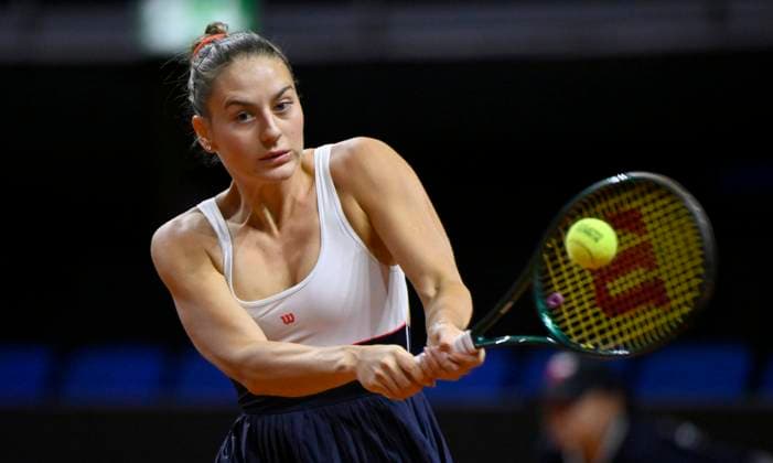 Marta Kostyuk UKR Action Tennis Ladies Porsche Cup Porsche Tennis Grand Prix GP Stuttgart 2024 Porsche Arena 18 04 2024 DFL REGULATIONS PROHIBIT ANY USE OF PHOTOGRAPHS AS IMAGE SEQUENCES AND OR QUASI VIDEO Porsche Tennis Grand Prix GP Stuttgart 2024